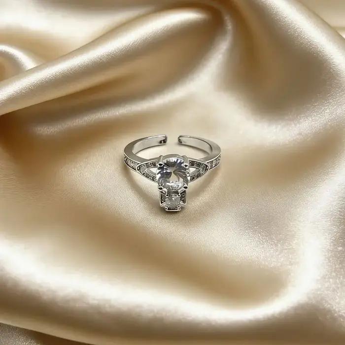 Bague Ouverte Ajustable Élégante Design Planète Entièrement Sertie de Zirconium Saturne