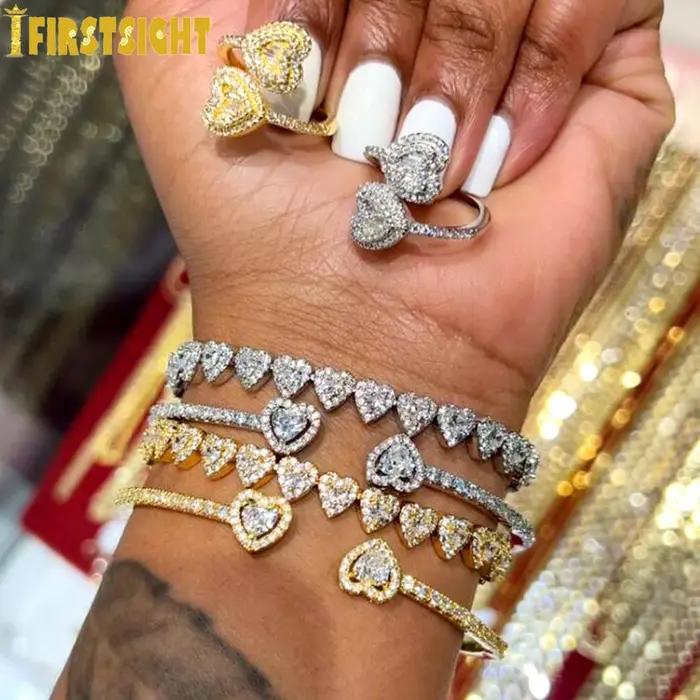 Bracelet en forme de cœur ouvert pour femmes avec zircone AAA plaqué platine fonction tracker de sommeil et d'humeur bijou de luxe occasions spéciales
