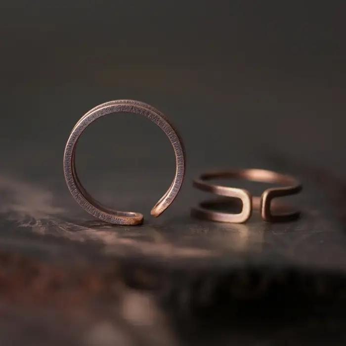 Bague en cuivre massif faite à la main