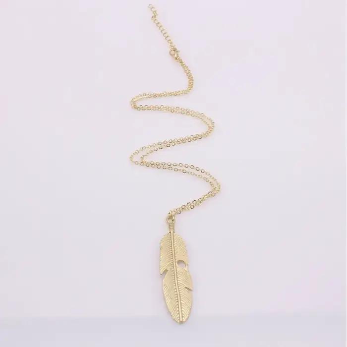 Collier à pendentif en plumes pour femmes