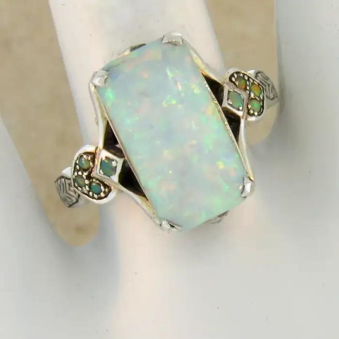 Bague Antique en Resine Incrustee de Zirconium avec Motif Geometrique Style Néo-Gothique Pour Fêtes et Occasions Spéciales