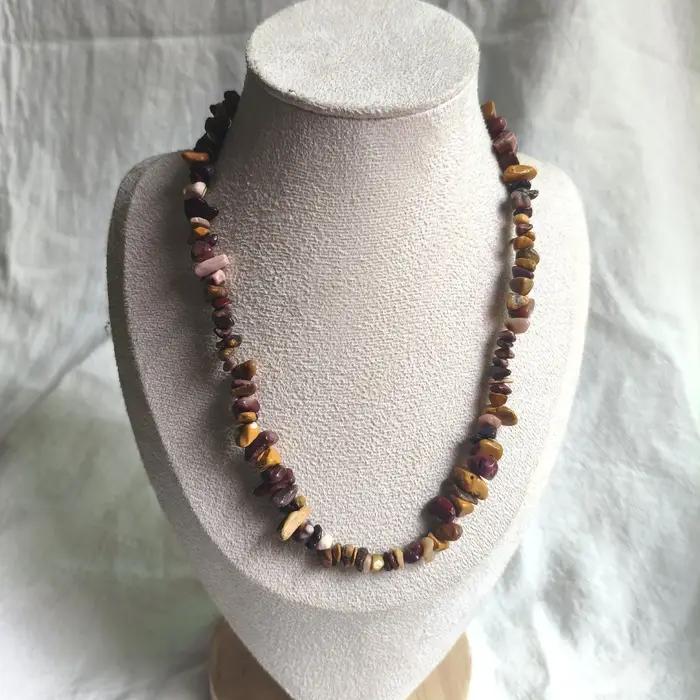 Collier en pierres naturelles et perles de cristal multicolores avec design géométrique pour homme femme et unisexe occasions spéciales et quotidienne