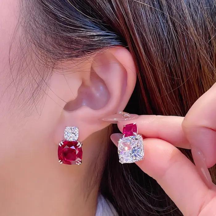 Collier pendentif luxueux en corindon rouge pour femme - Un ensemble de bijoux en rubis synthétiques