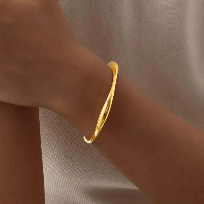 Bracelets manchette pour femmes réglables, bracelet manchette ouvert plaqué or 18 carats, bijoux de poignet minimalistes en acier inoxydable