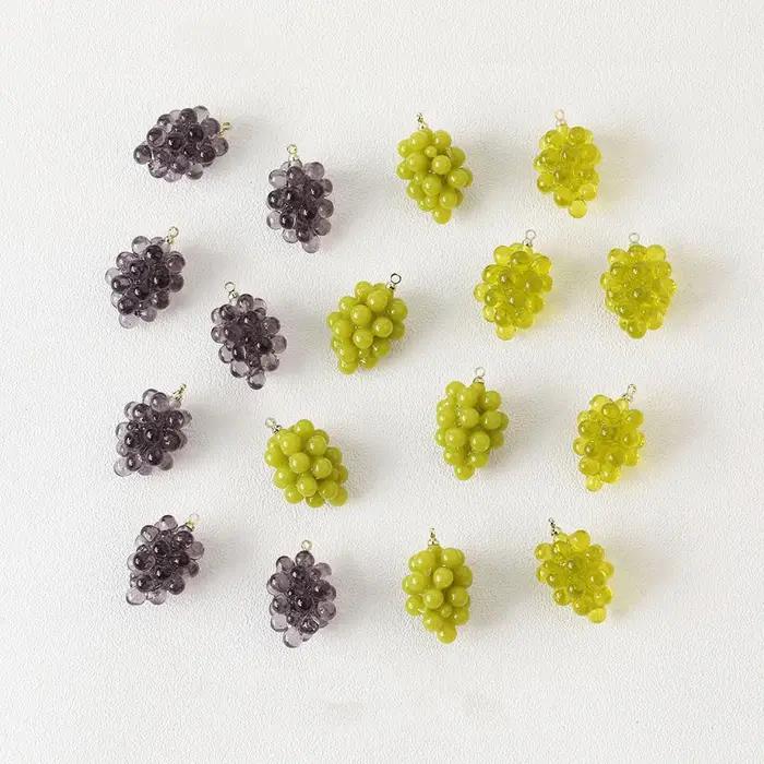 Mini pendentif en résine de grenade de raisin drôle