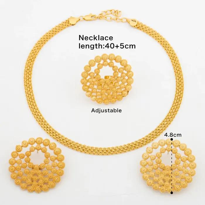 Grandes boucles d'oreilles de luxe faites à la main