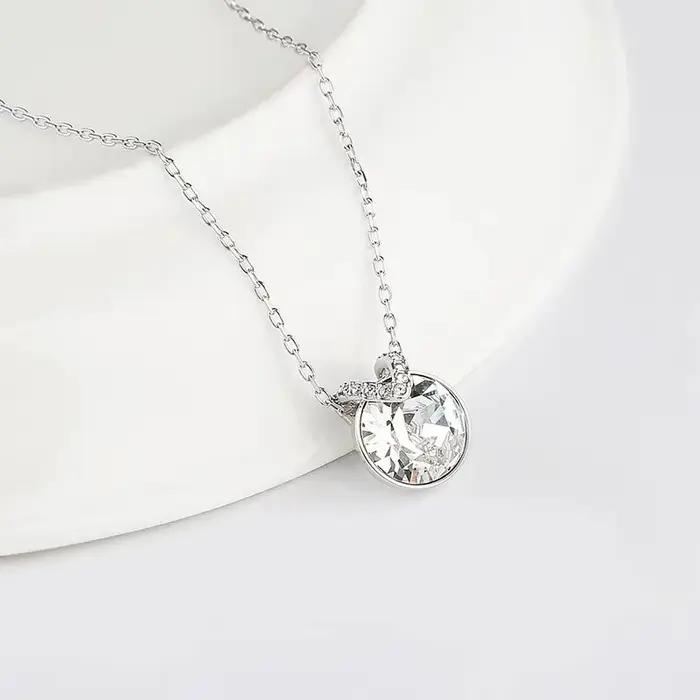 Collier romantique Bella V avec cristaux d'Autriche pour femmes, bijou de mariage, anniversaire et célébrations de Noël