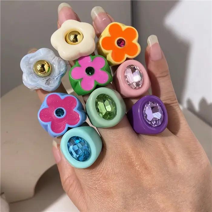 Bague en resine multicolore HangZhi avec motifs floraux et géométriques pour femmes, idéale pour les soirées et les occasions spéciales