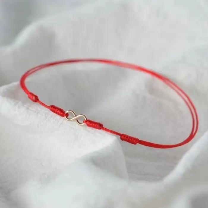 Bracelet en Corde Rouge Tressée à la Main en Alliage