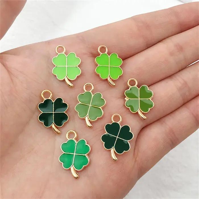 20 pièces de breloques pour la fabrication de bijoux à quatre feuilles