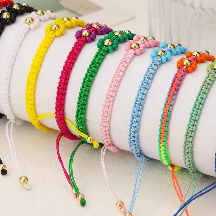 12 ensembles de bracelets réglables colorés en perles de verre tissées à la main bohème peuvent faire des gens se sentent heureux
