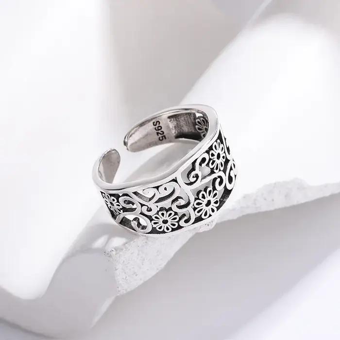 Bague élégante en argent sterling 925 avec fleur gravée