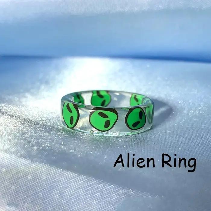 Bagues en résine vert Alien ET pour femmes
