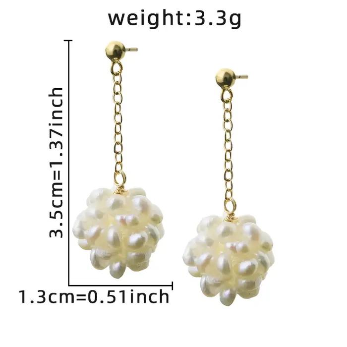 Boucles d'oreilles boule de perles naturelles blanches