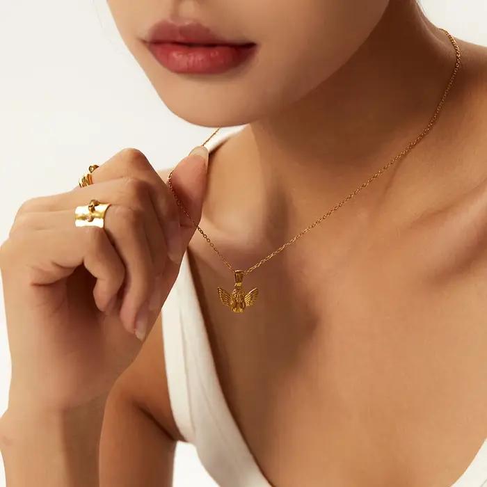 Collier rétro en or avec pendentif vintage pour femmes style classique bijou cadeau occasion spéciale