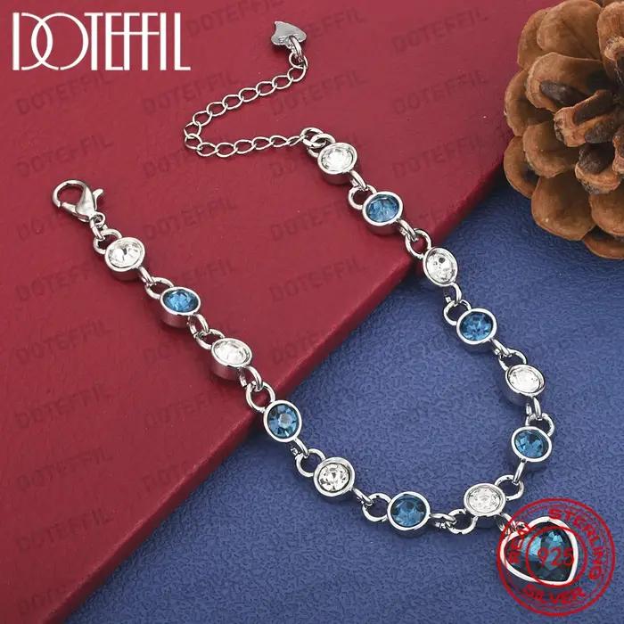 Charmant bracelet en argent sterling 925 en forme de cœur avec zircon bleu et blanc, un cadeau de mariage élégant et un bijou de fête pour femmes