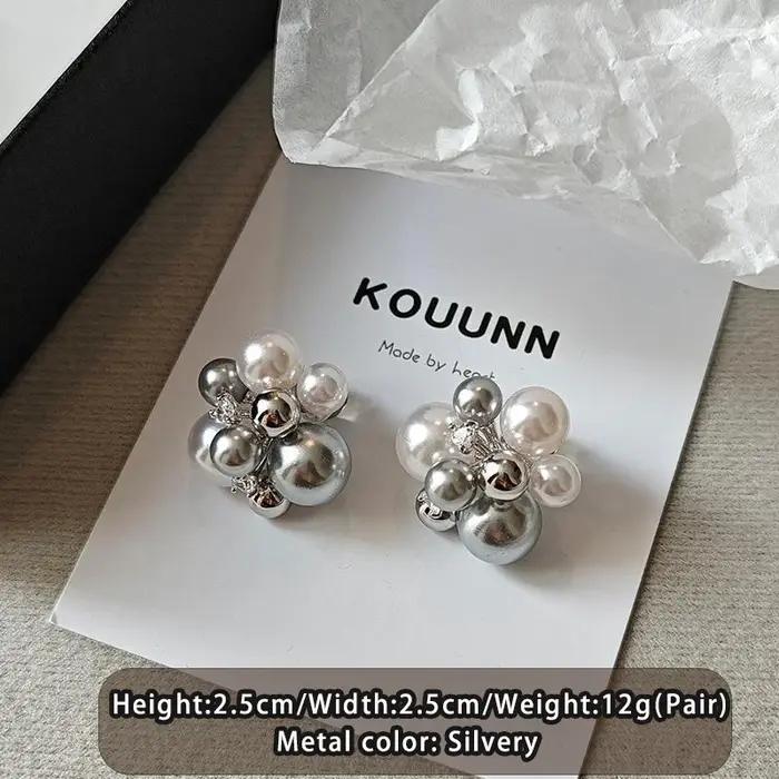 Boucles d'oreilles en perles de fleur gris blanc