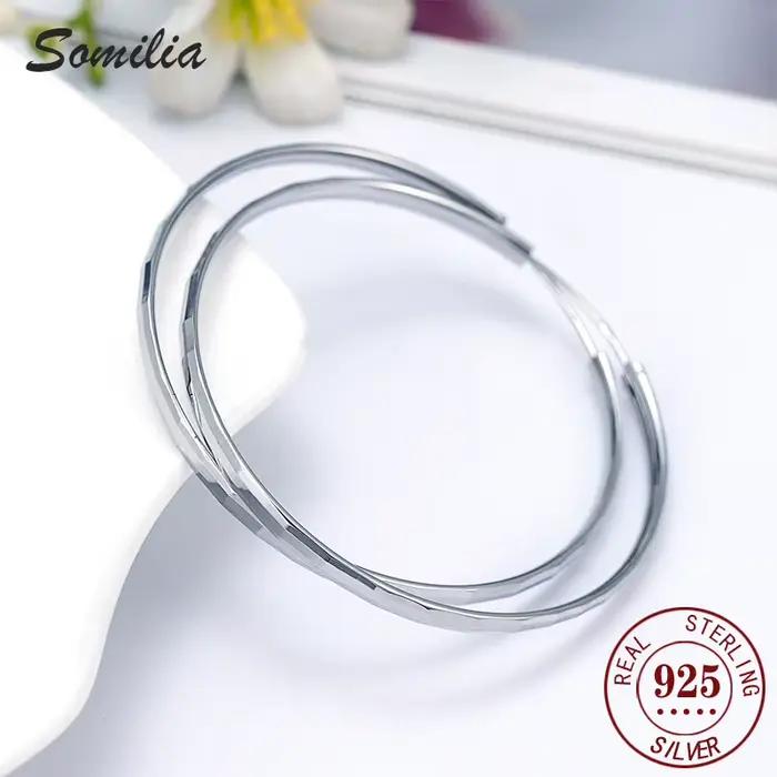 Bague ronde en argent sterling 925 hypoallergénique pour femmes occasions spéciales bijou de tous les jours hyperbolique elegant