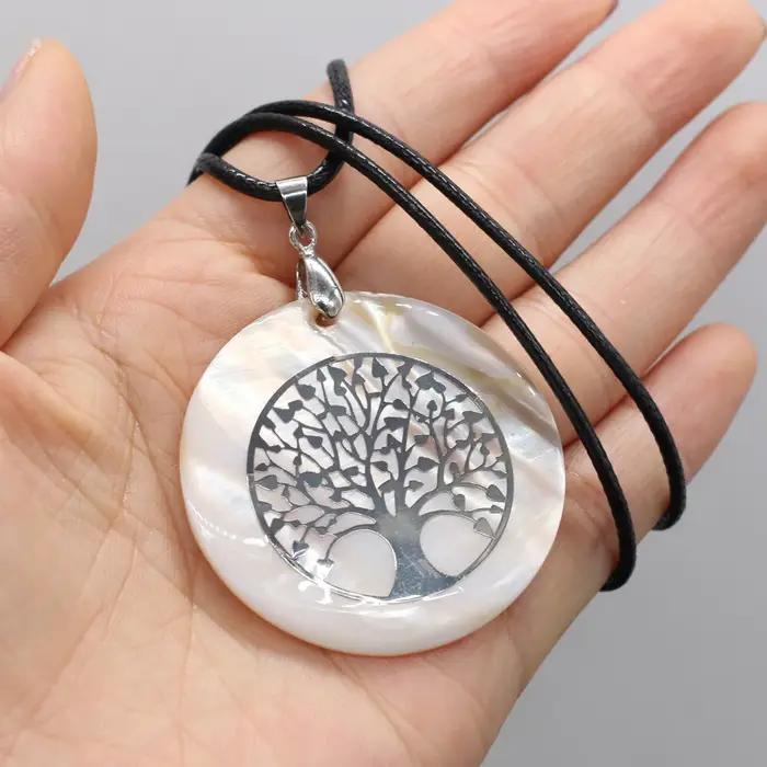 Collier en coquillage naturel avec pendentif goutte d'eau en cuir pour femmes élégantes romantique cadeau occasion spéciale