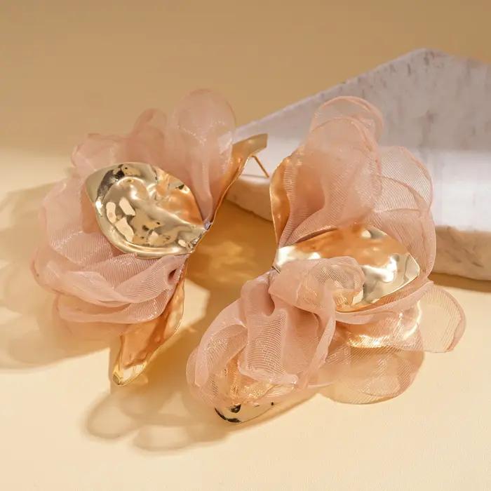 Boucles d'oreilles à fleurs en mousseline de soie moelleuse pour femmes