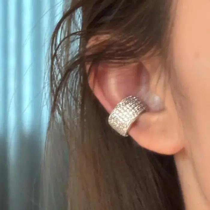 Clip d'oreille en forme de C de luxe entièrement orné de strass pour femmes