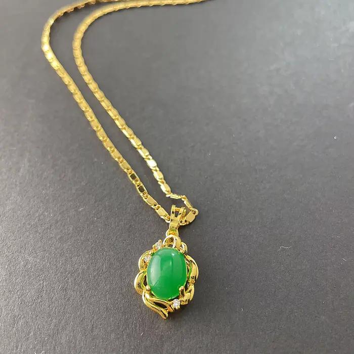 Ensemble de bijoux avec pendentif émeraude plaqué or 24 carats