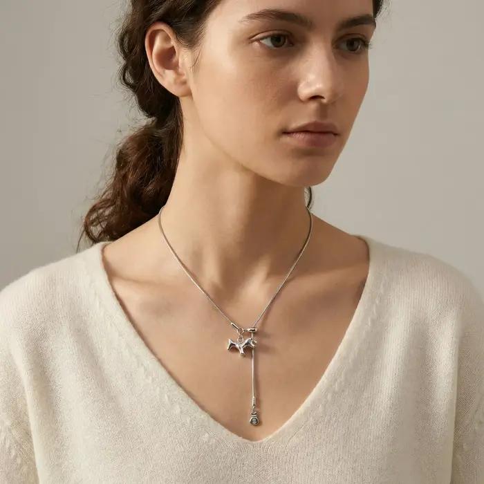 Collier simple et tendance pour femme