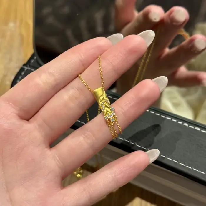 Collier d'étoiles scintillantes en plaquage d'argent serti de zirconium pour femmes occasions spéciales anniversaire mariage soirée de gala