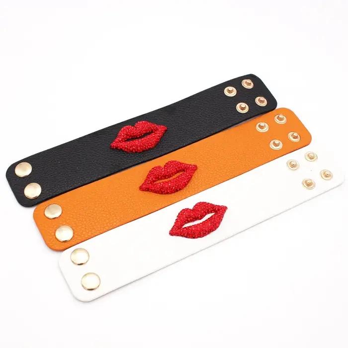 Bracelet Totabc en cuir pour femmes avec pendentif bouche et baiser cristal rouge style punk pour occasions spéciales