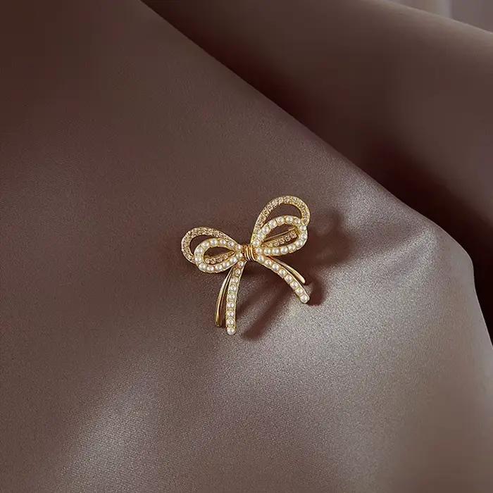 Broche de luxe légère et élégante en forme de nœud papillon en Zircon