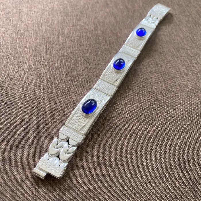 Bracelet en cuivre blanc avec pierre bleue et motif totem en relief, bracelet large rétro à maillons