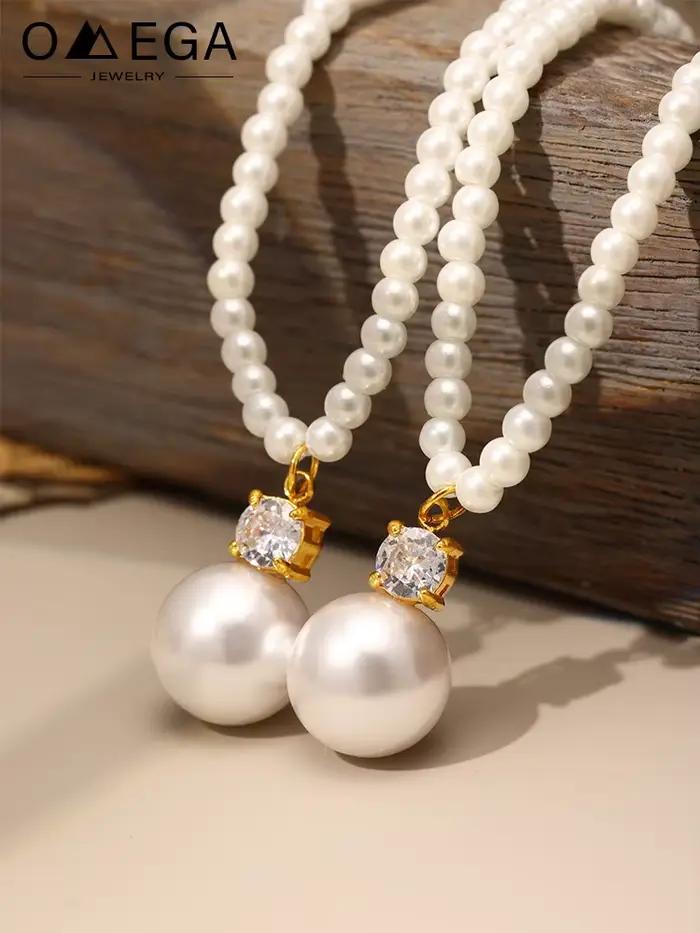 Collier court en perles de coquillage faites à la main pour femmes