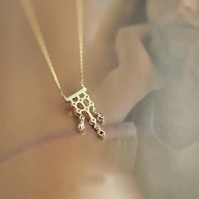 Collier en argent sterling S925 plaqué or avec pendentif en zircon et pompon pour femmes, bijou vintage à offrir pour engagement et occasions spéciales