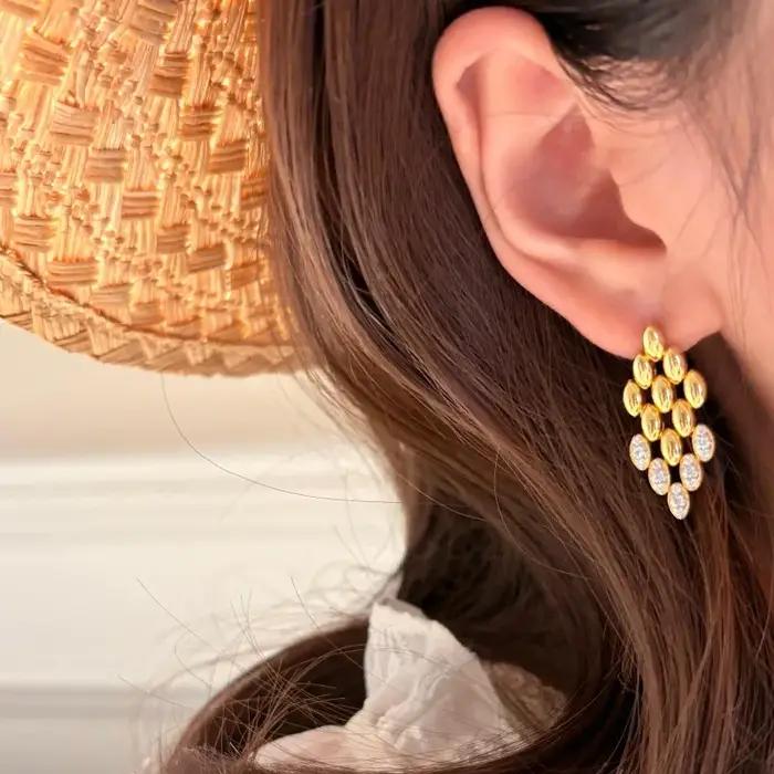 Boucles d'oreilles en diamant incrusté de style exagéré de luxe rétro pour femmes