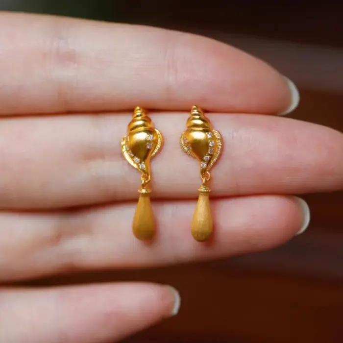 Boucles d'oreilles en forme de goutte d'eau en or antique