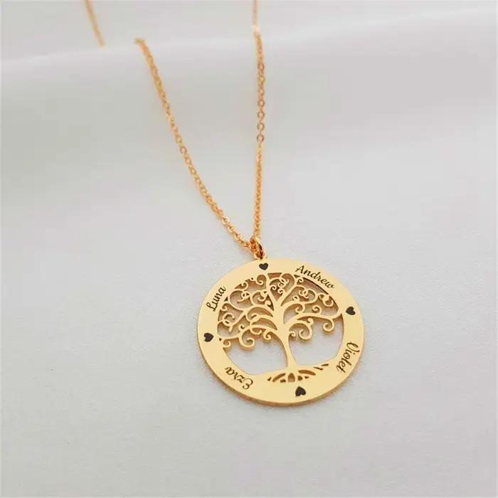 Collier personnalisé avec noms de famille pour femme