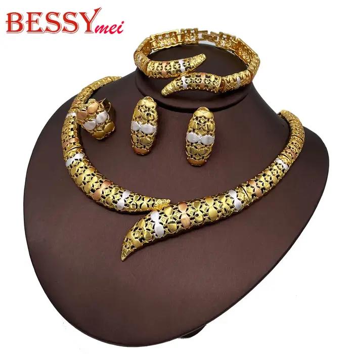 2025 nouveau ensemble de bijoux pour femmes exagérer grand collier Bracelet ovale boucle d'oreille de haute qualité plaqué or 18 carats bijoux cadeaux