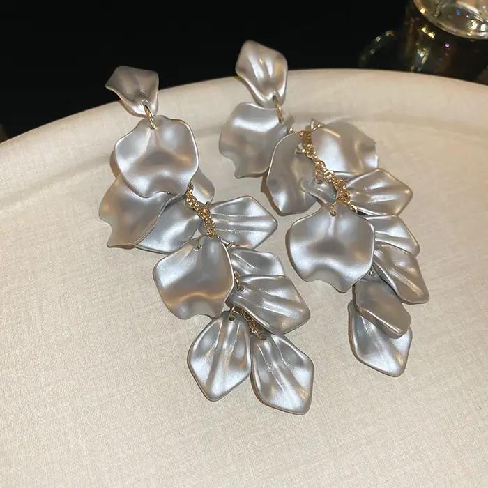 Boucles d'oreilles élégantes multicolores à fleurs pour femme