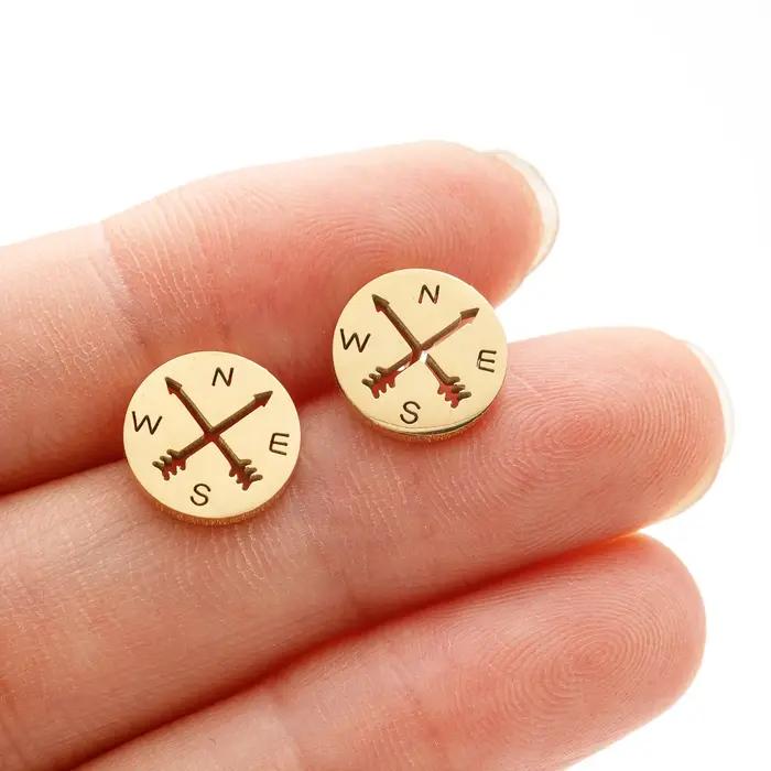 Boucles d'oreilles piercing Tragus en acier inoxydable avec motifs couronne, boussole, étoile, glace à glace, nuage, lunettes, botte et moustache pour filles et femmes occasions spéciales