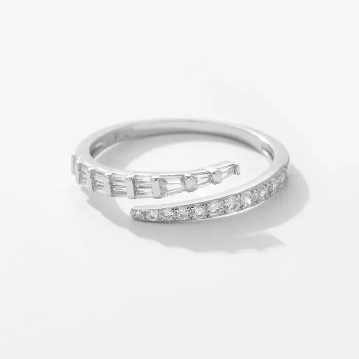 Bague en argent sterling 925 sertie de zirconium blanc élégante et classique pour femmes occasions spéciales