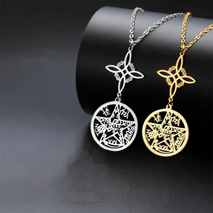 Collier avec pendentifs tétragrammaton avec nœud de sorcière