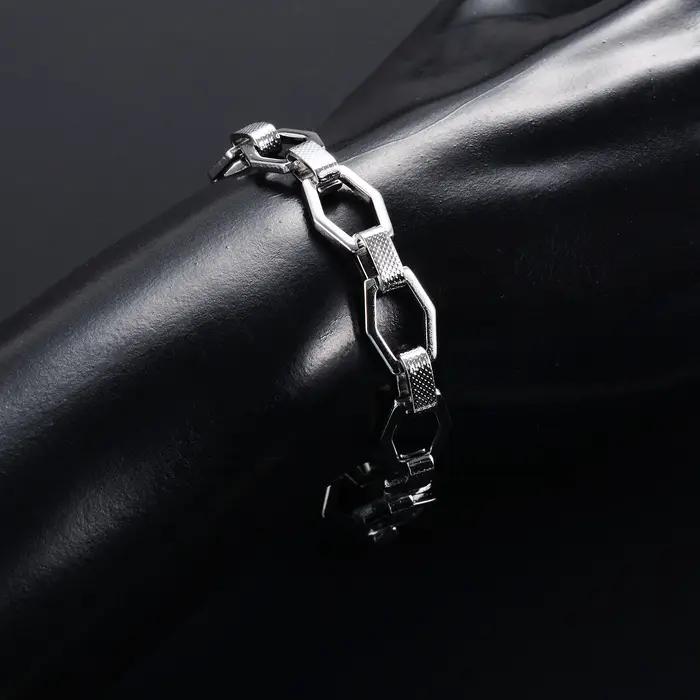 Bracelet géométrique en acier inoxydable fait à la main