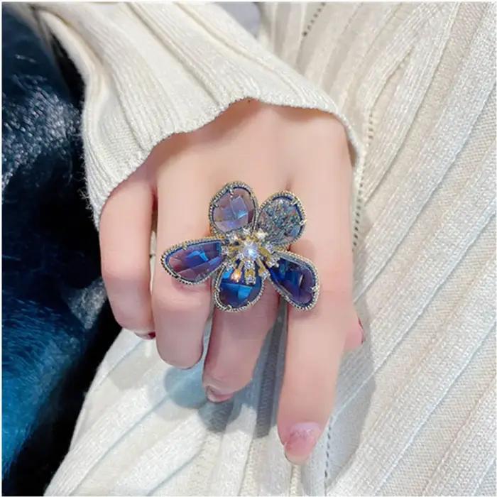 Bague en cristal de fleur de biscuits mignonne et romantique ajustable pour femmes et filles occasions spéciales comme mariages et anniversaires
