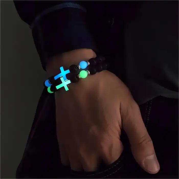 Bracelet vintage en pierre constante scintillant dans le noir avec breloque lumineuse multicolore pour homme et femme occasions spéciales