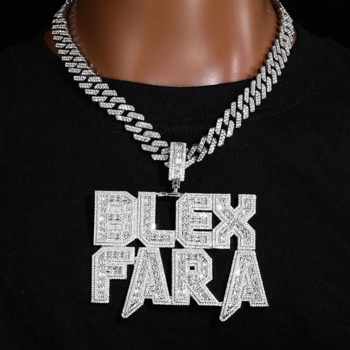 Collier avec nom personnalisé glacé
