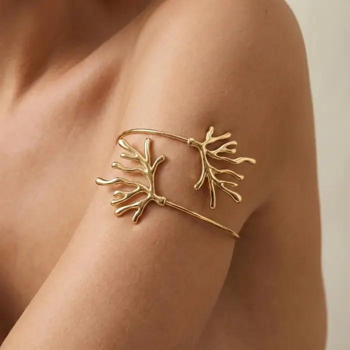 Bracelet de manchette en métal plaqué or avec motifs de plantes et coquillages pour homme et femme, style bohème estival pour plage et occasions spéciales