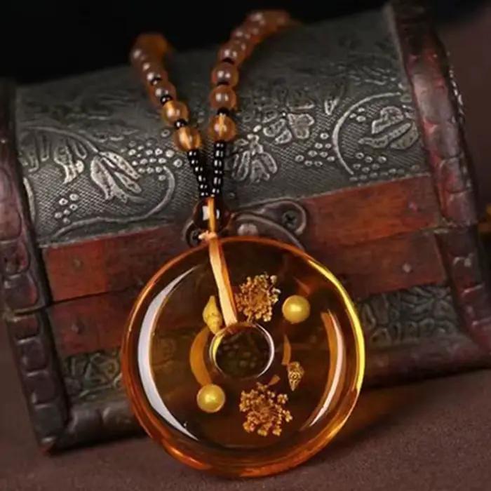 Collier en résine ambre imitation jade jaune pendentif cœur et fleur unique pour femmes occasions spéciales bijou cadeau