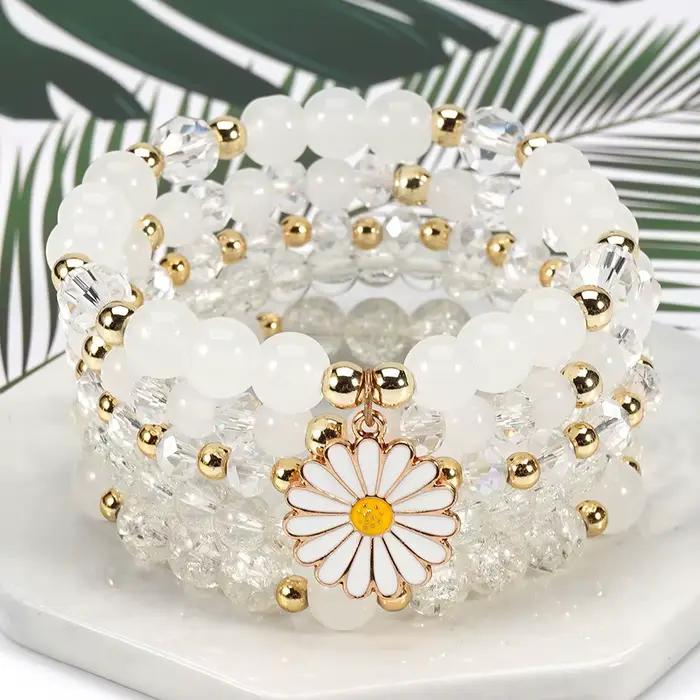 Bracelets bohémiens ornés de breloques marguerites et perles de cristal colorées pour femmes, accessoire de bijouterie de main pour l'été et la plage, chaînes de poignet style bohème