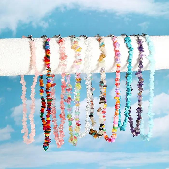 Collier ras du cou en pierres naturelles turquoise et perles de cristal pour femme