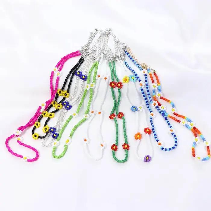 Collier de perles de verre fleuri avec chaîne d'extension pour femmes, style romantique et mignon, idéal pour les vacances, fêtes et occasions spéciales